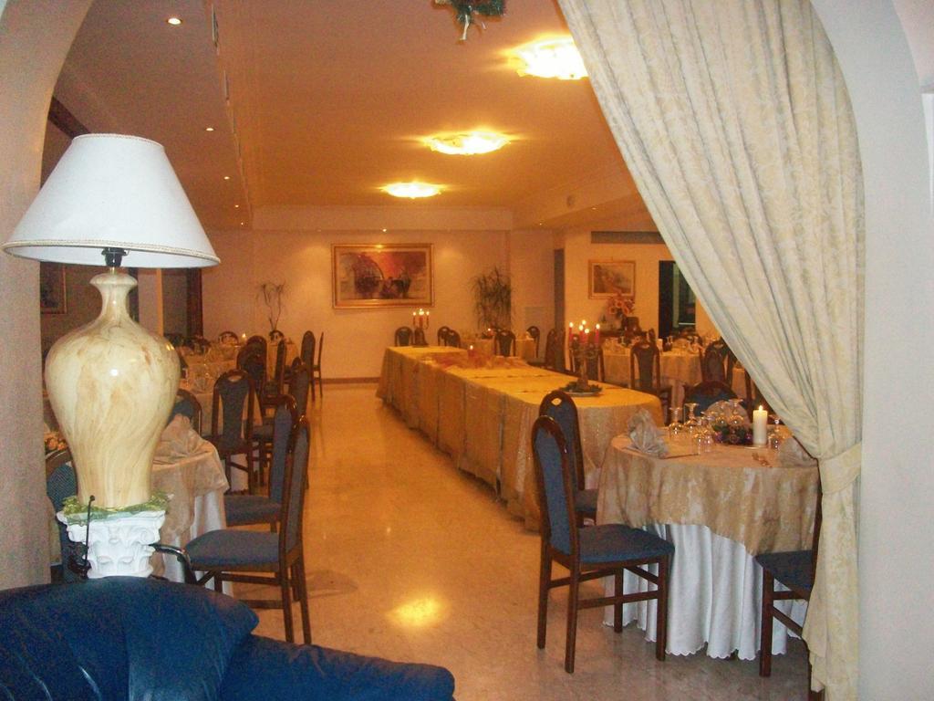 Hotel Ristorante La Ripa Fiuggi Εξωτερικό φωτογραφία